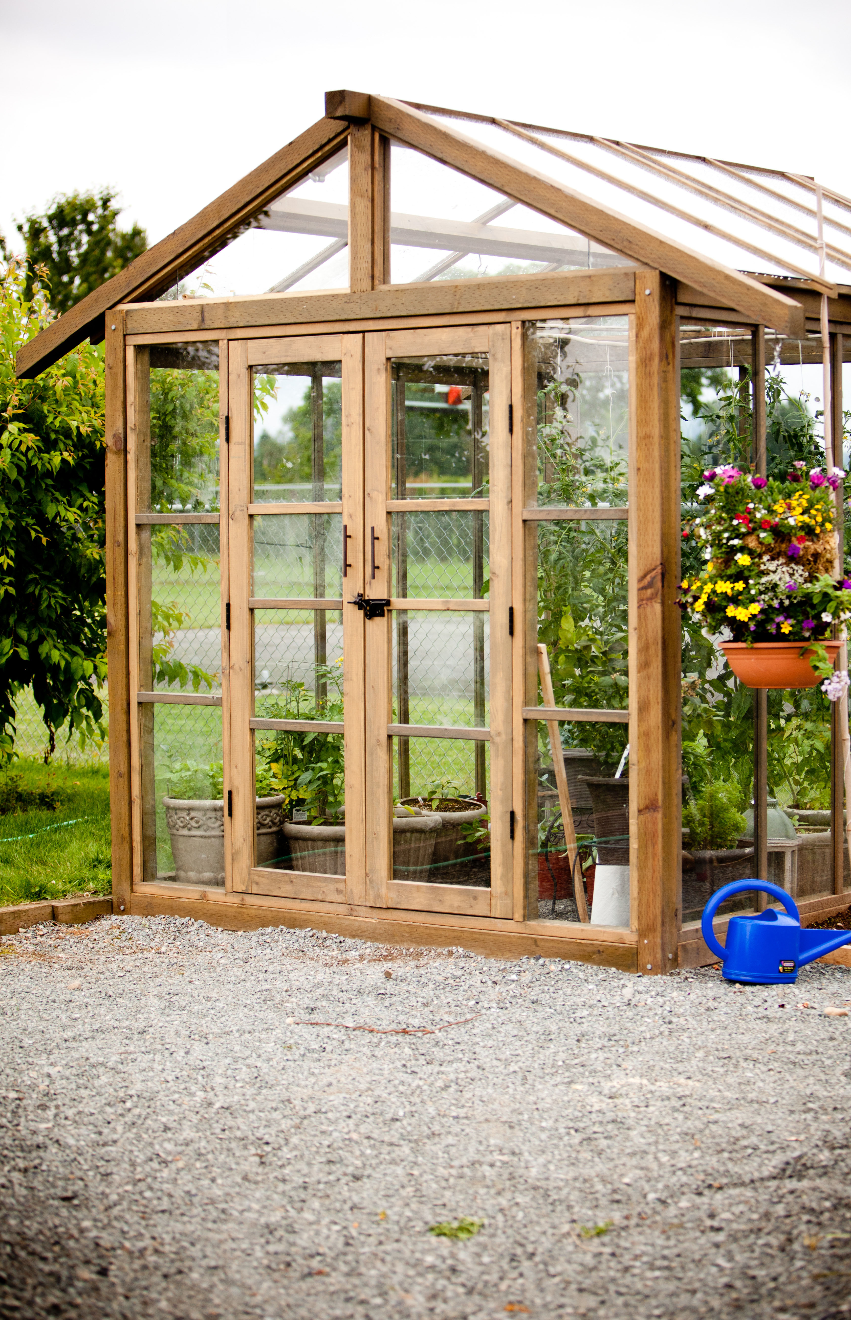 building a greenhouse | ..the secret life of daydreams..